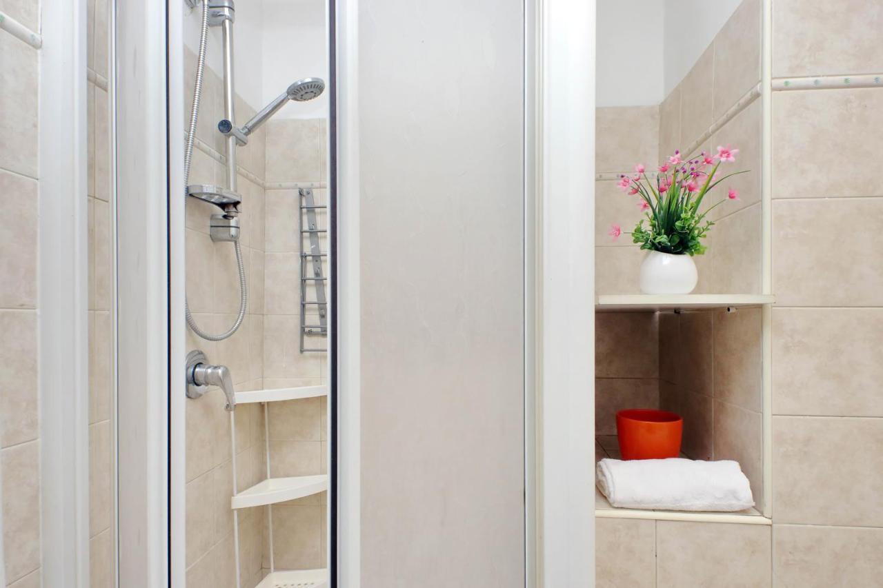 4Bnb - Quiriti Delightful Apartment Рим Екстер'єр фото